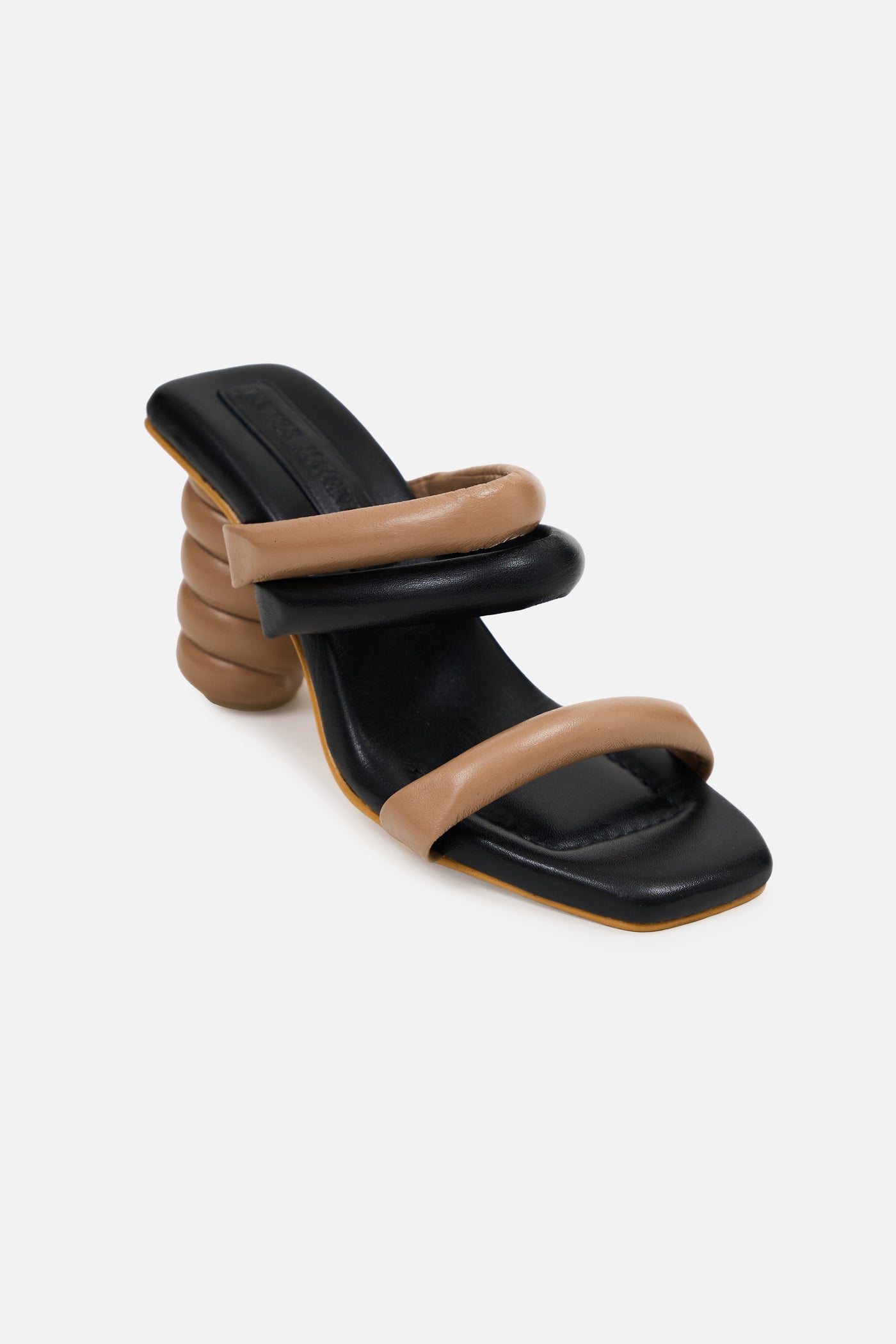 OLIVIA NEGRO X ARENA