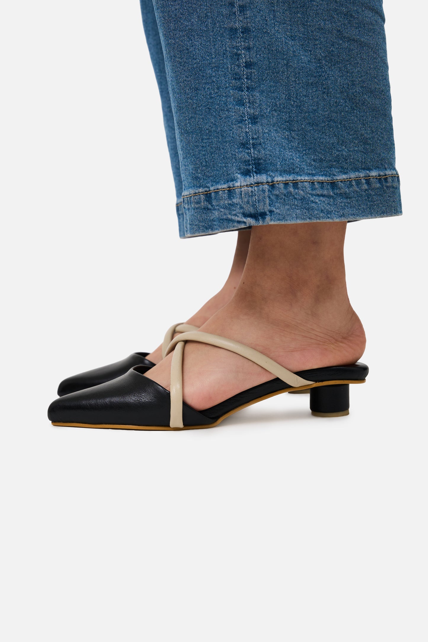 Uwanda Slim Negro x Hueso